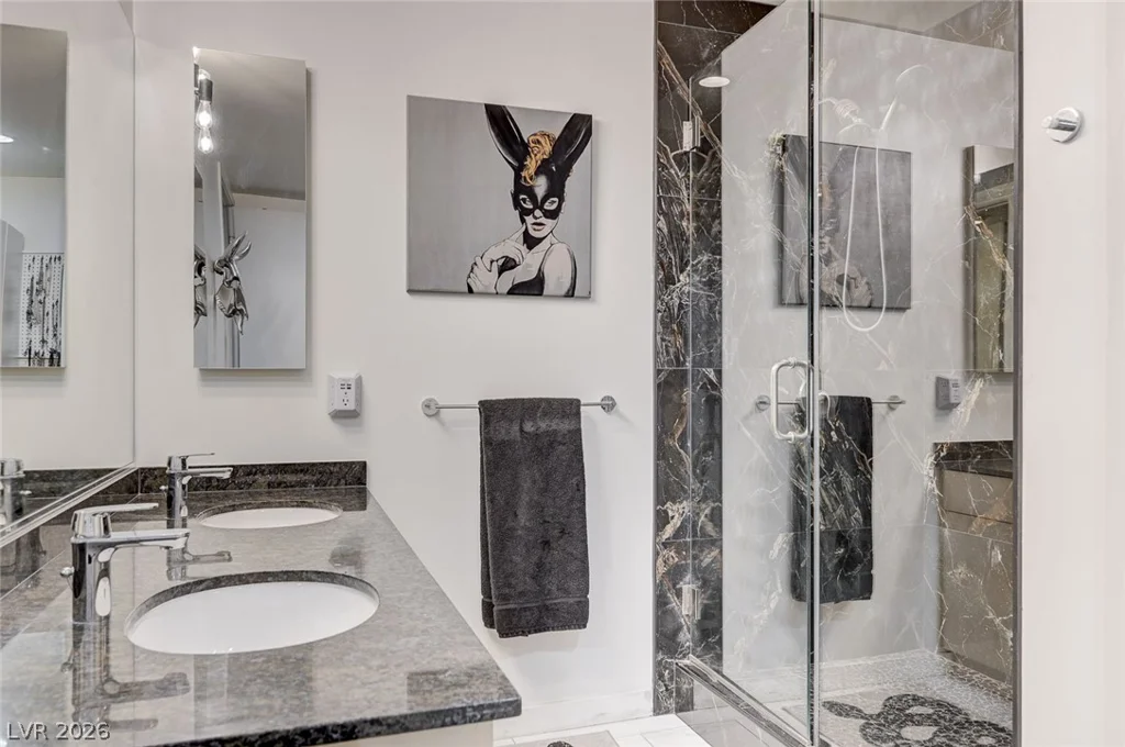 353 Bonneville, Las Vegas, NV 89101