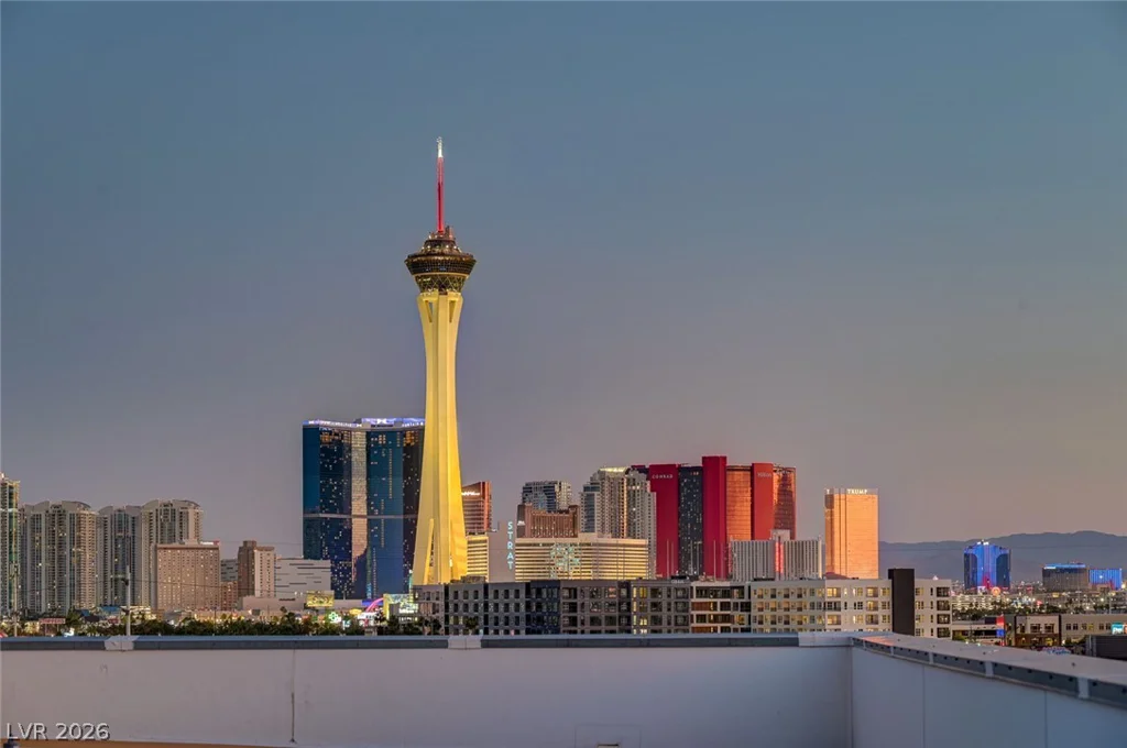 353 Bonneville, Las Vegas, NV 89101