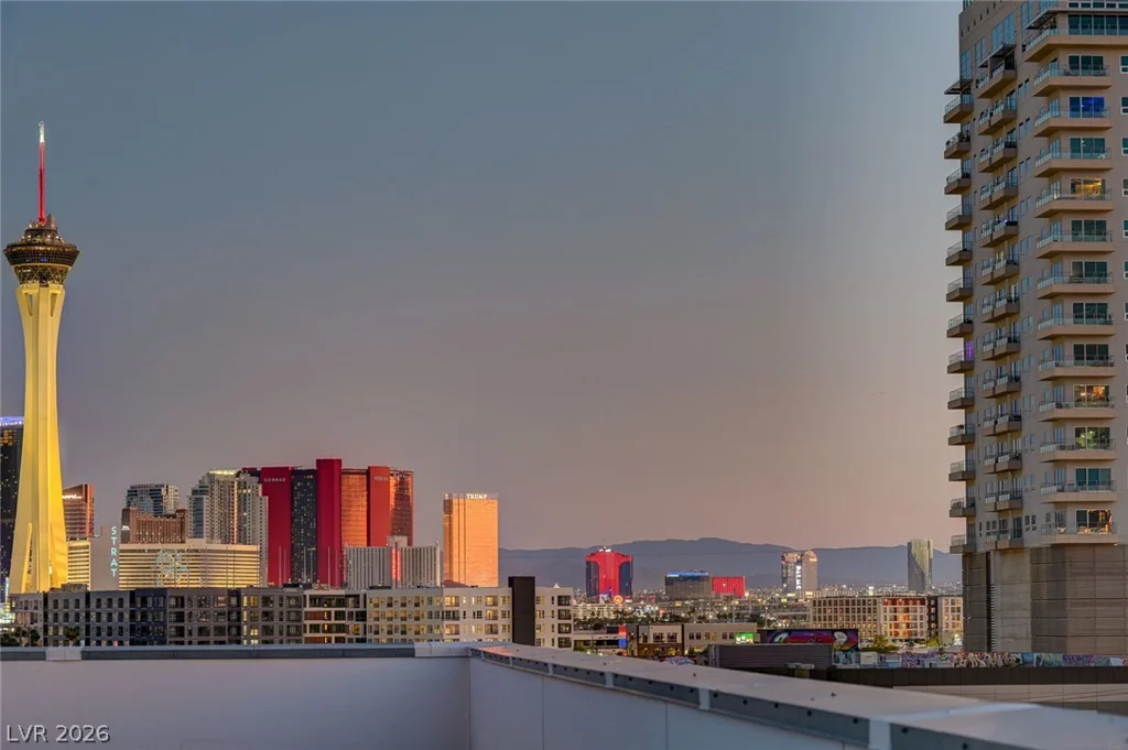 353 Bonneville, Las Vegas, NV 89101