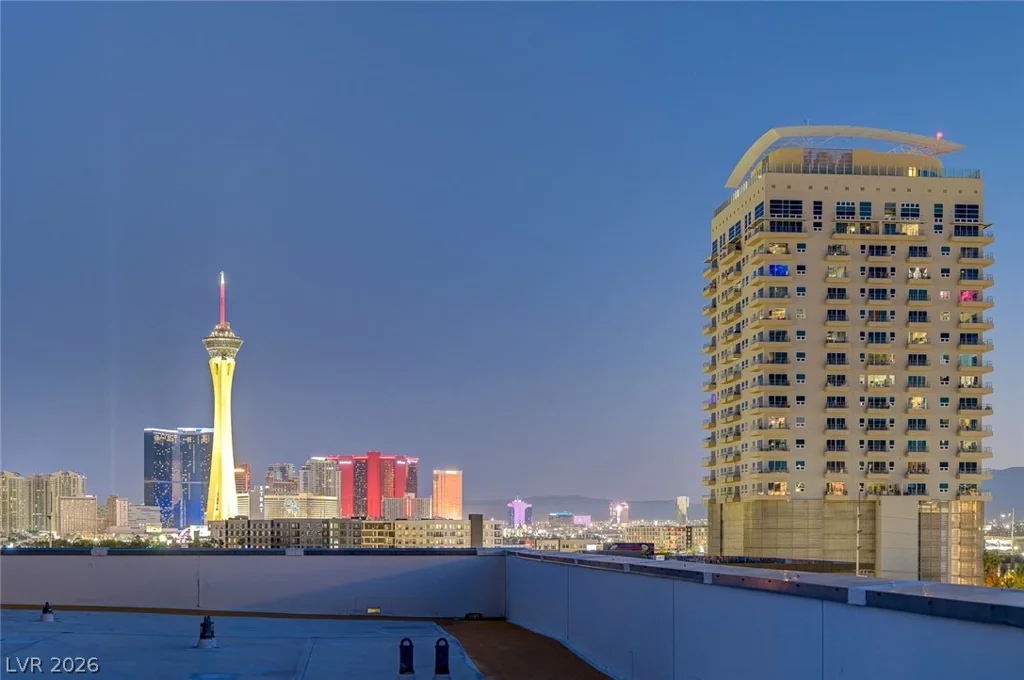 353 Bonneville, Las Vegas, NV 89101