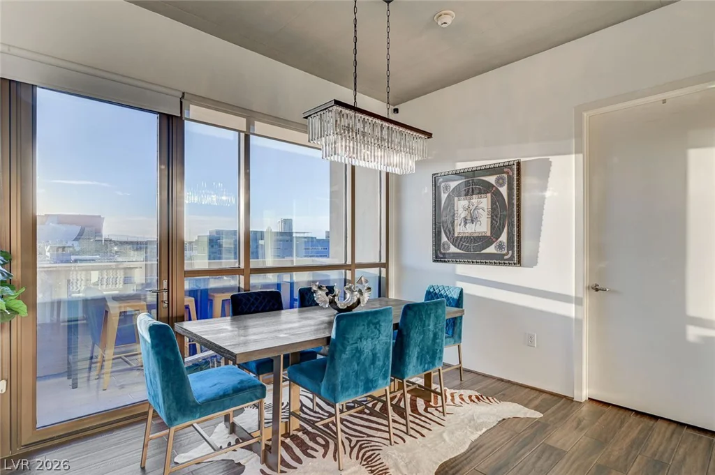 353 Bonneville, Las Vegas, NV 89101