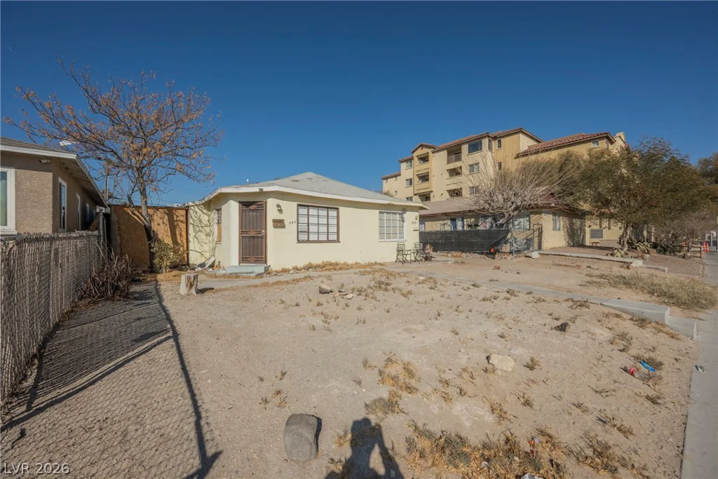 203 13th, Las Vegas, NV 89101