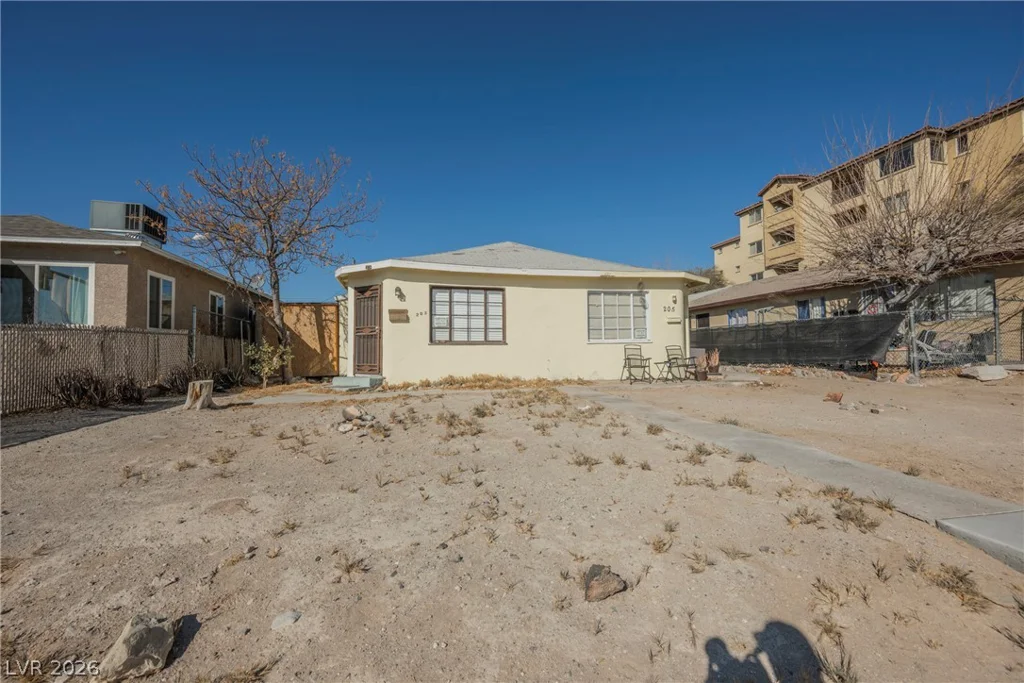 203 13th, Las Vegas, NV 89101