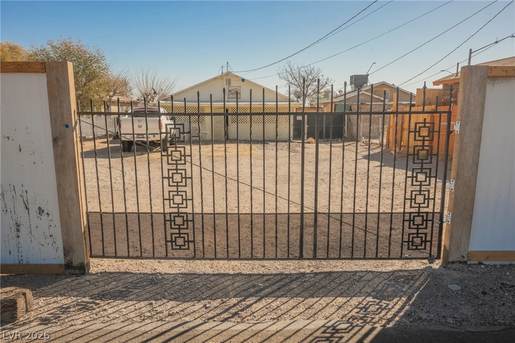 203 13th, Las Vegas, NV 89101
