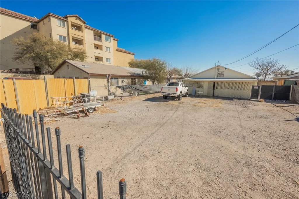 203 13th, Las Vegas, NV 89101