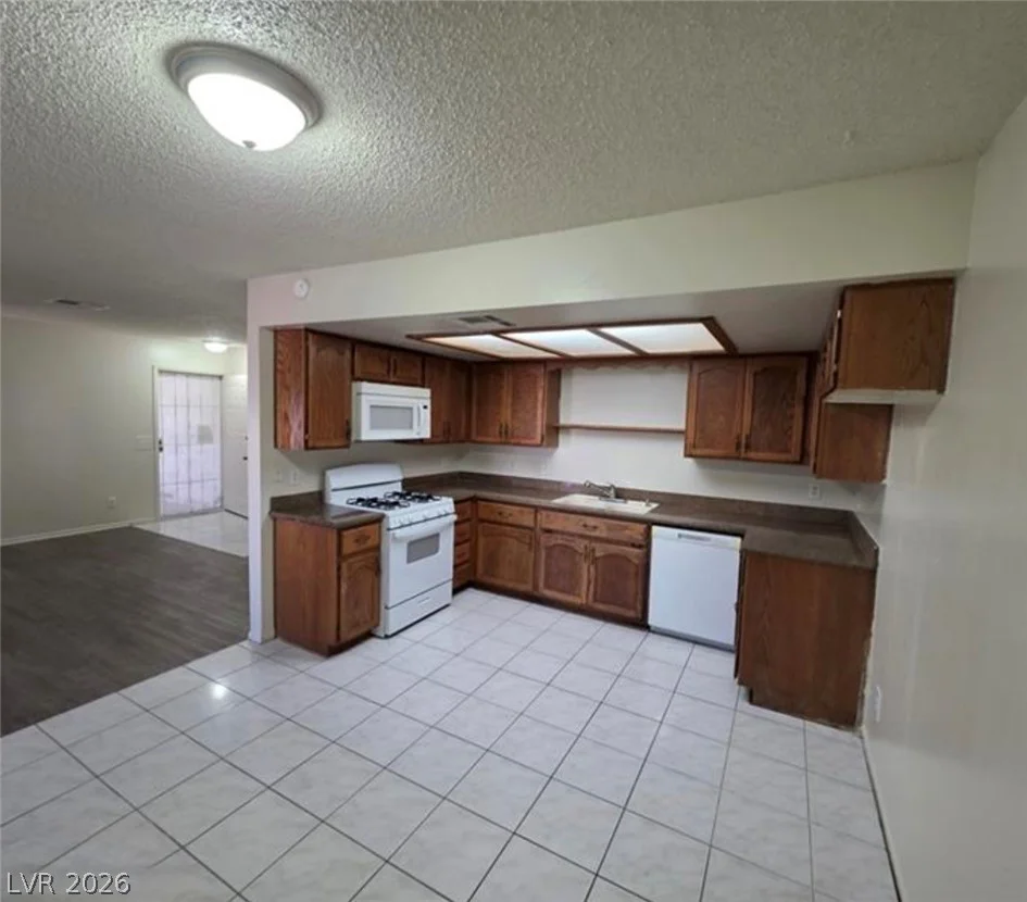 6671 Tropicana, Las Vegas, NV 89103