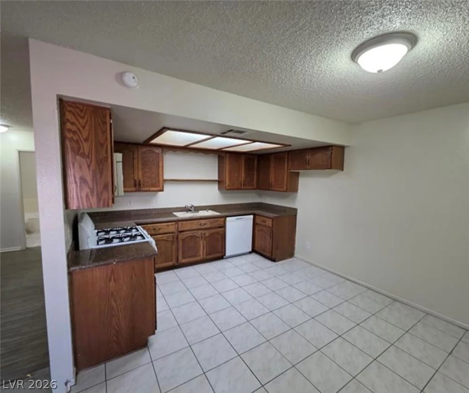 6671 Tropicana, Las Vegas, NV 89103