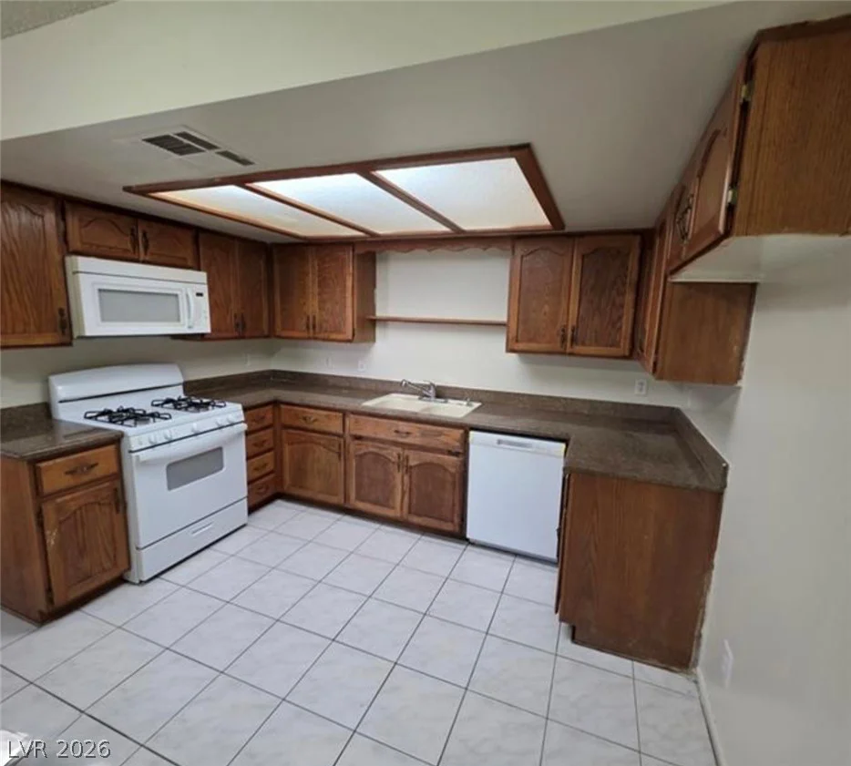 6671 Tropicana, Las Vegas, NV 89103