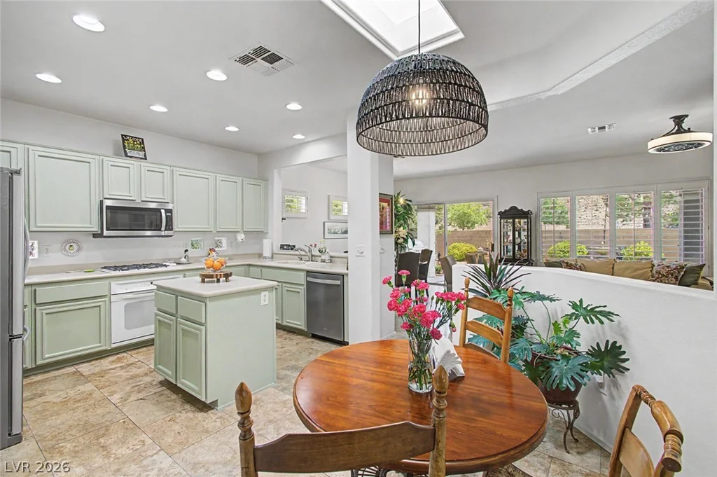 1686 Black Fox Canyon, Henderson, NV 89052