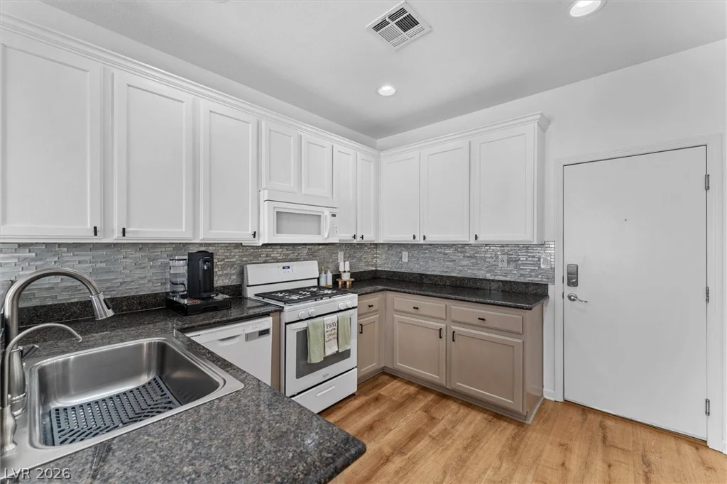 6034 Secret Island, Las Vegas, NV 89139