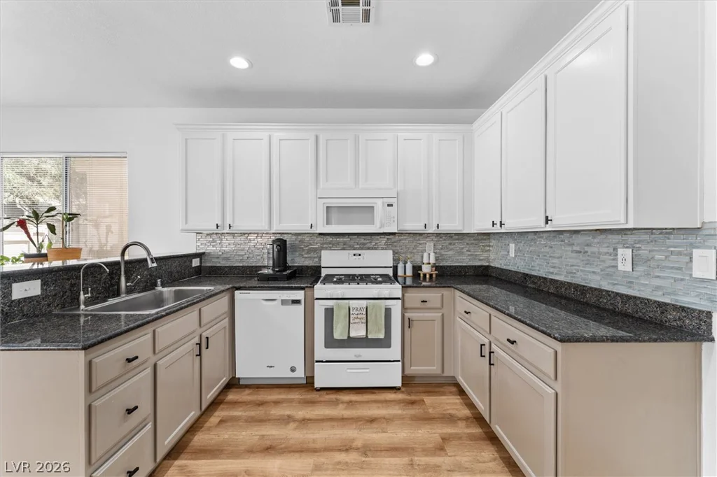 6034 Secret Island, Las Vegas, NV 89139
