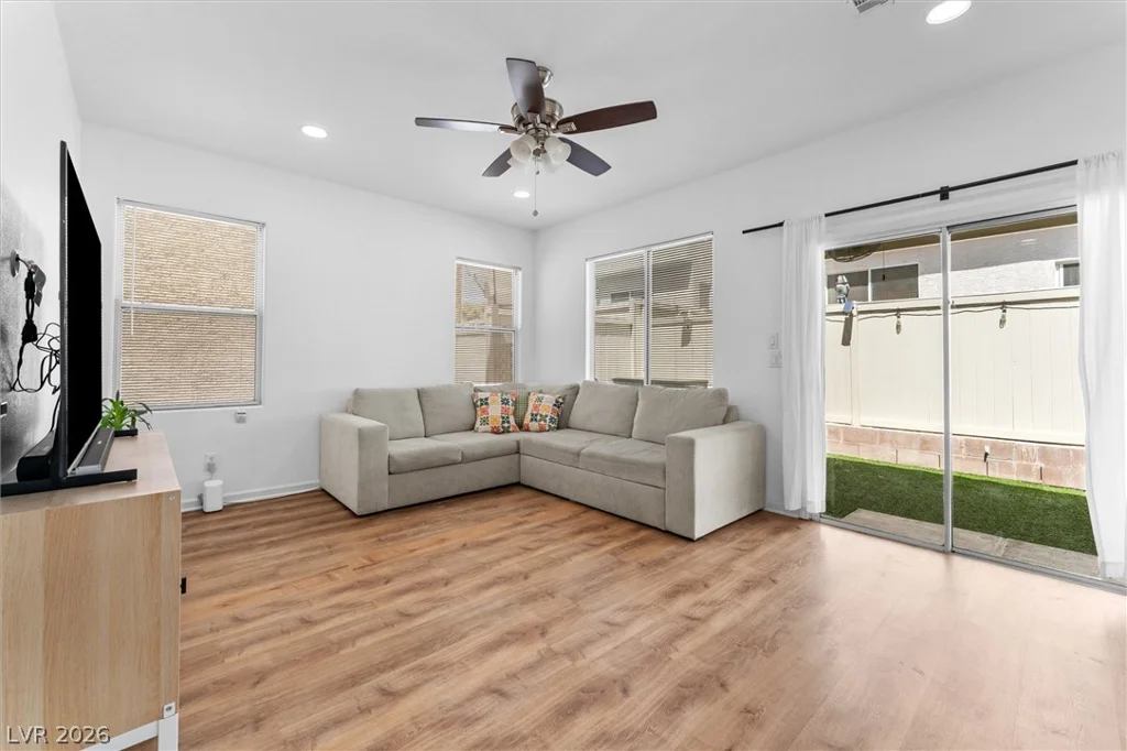 6034 Secret Island, Las Vegas, NV 89139