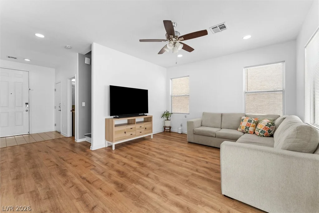 6034 Secret Island, Las Vegas, NV 89139