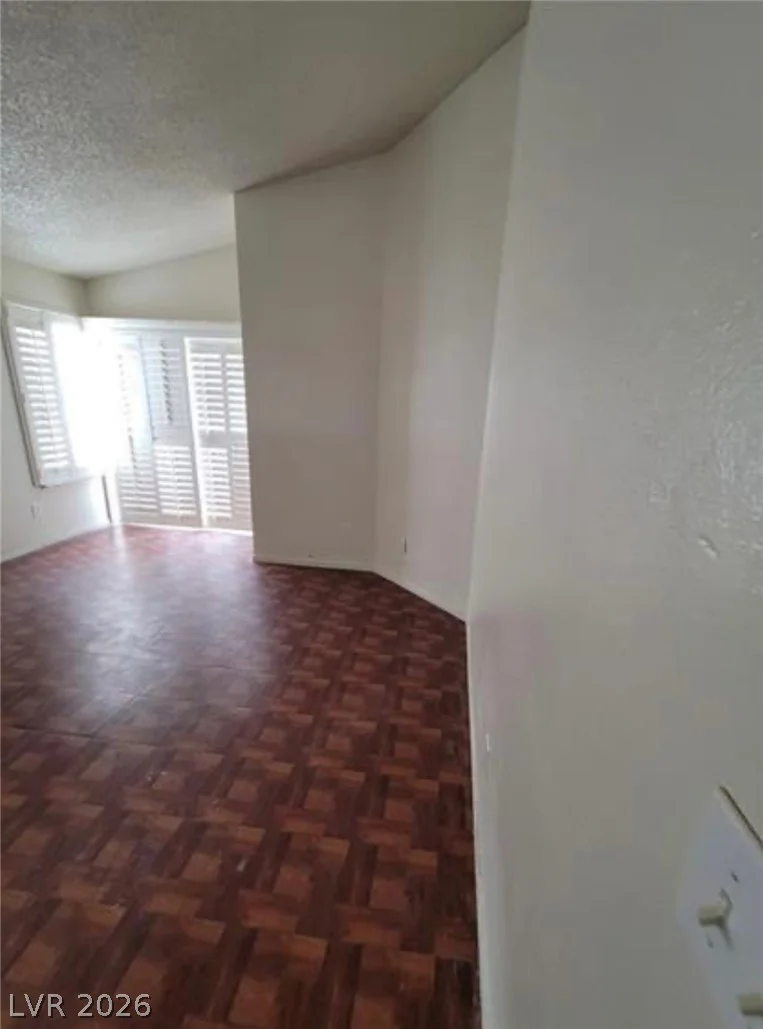 9820 Cross Creek, Las Vegas, NV 89117