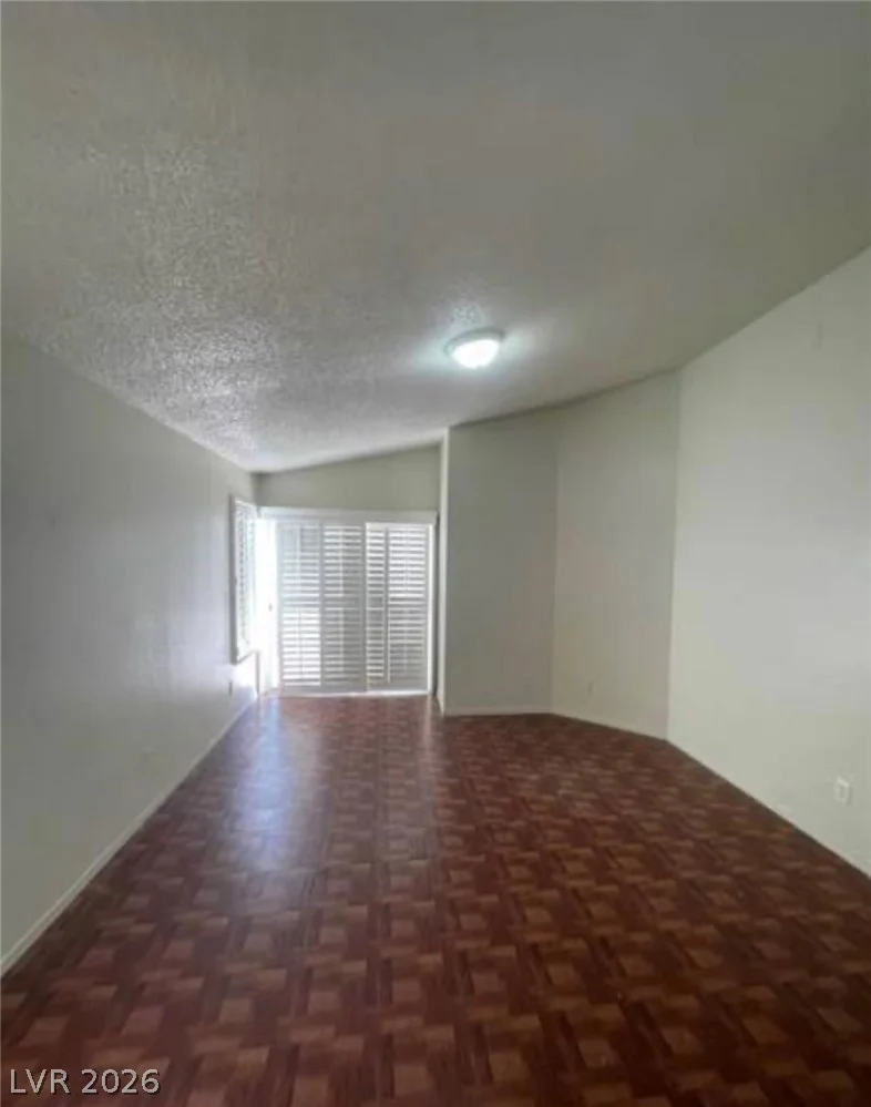9820 Cross Creek, Las Vegas, NV 89117