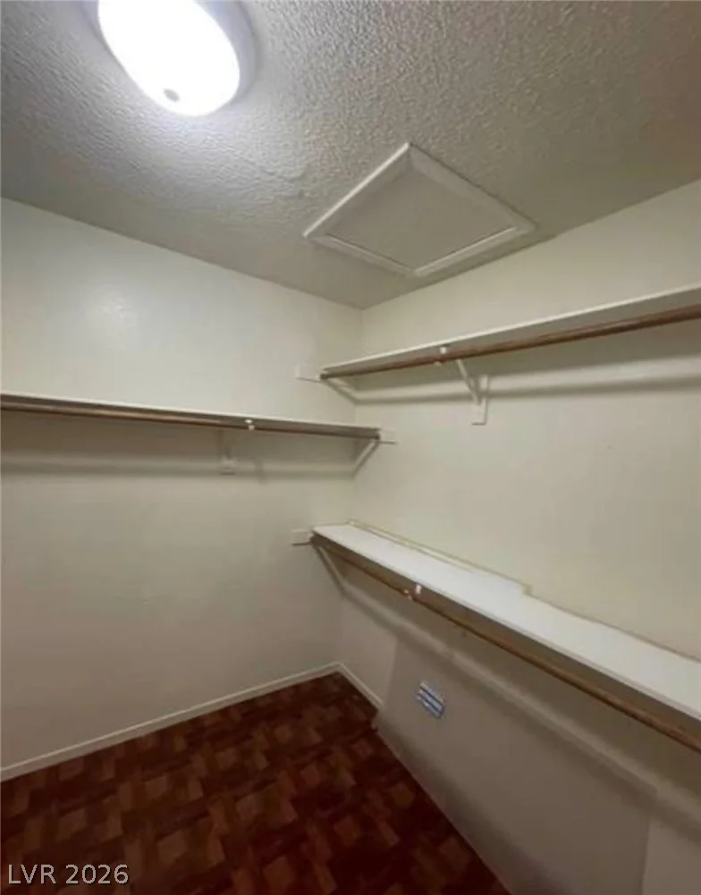 9820 Cross Creek, Las Vegas, NV 89117