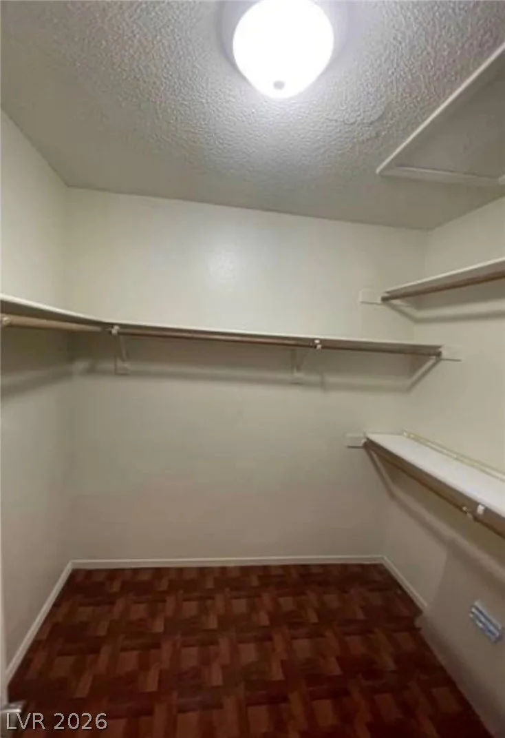 9820 Cross Creek, Las Vegas, NV 89117