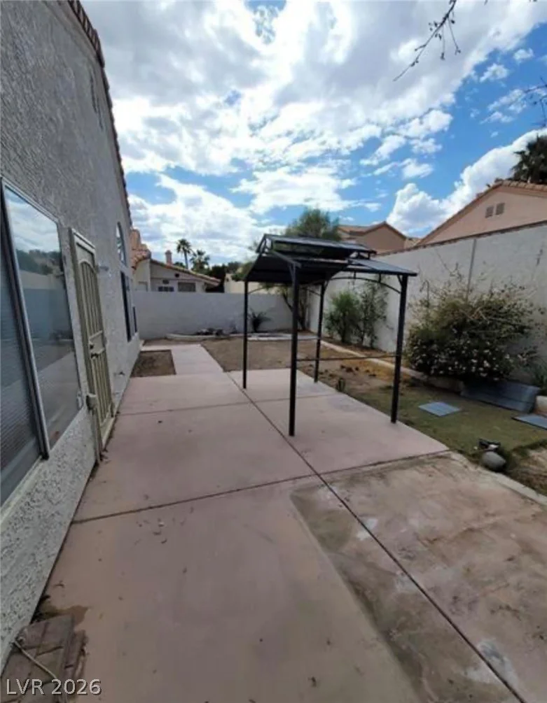 9820 Cross Creek, Las Vegas, NV 89117