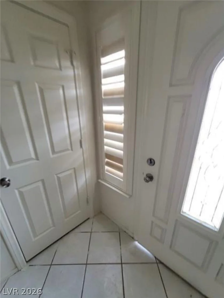 9820 Cross Creek, Las Vegas, NV 89117