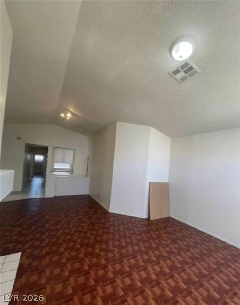9820 Cross Creek, Las Vegas, NV 89117