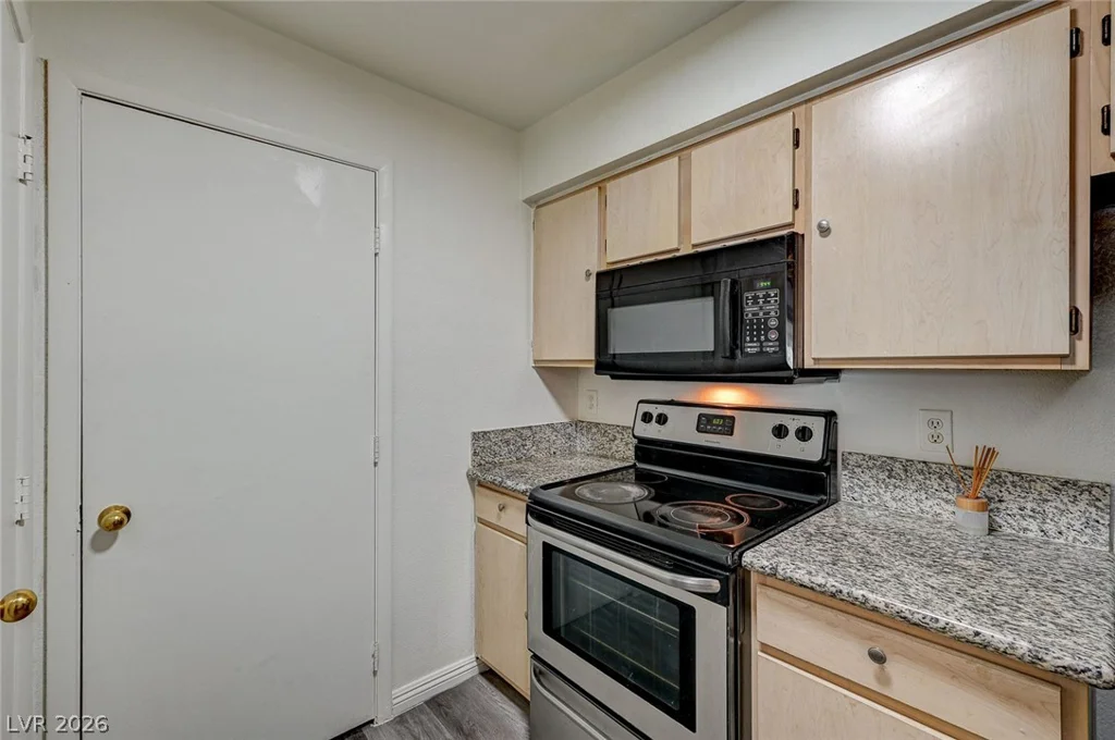 8101 Flamingo, Las Vegas, NV 89147
