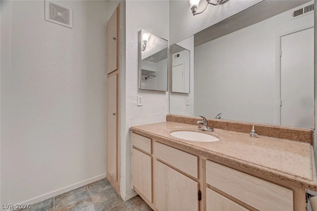 8101 Flamingo, Las Vegas, NV 89147