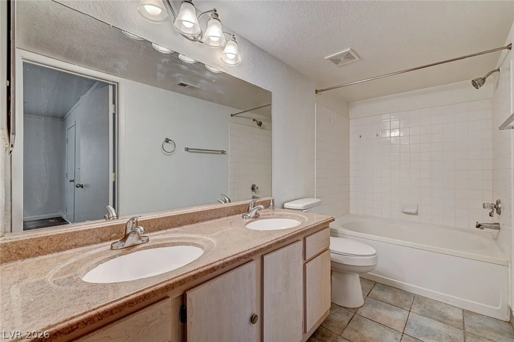 8101 Flamingo, Las Vegas, NV 89147