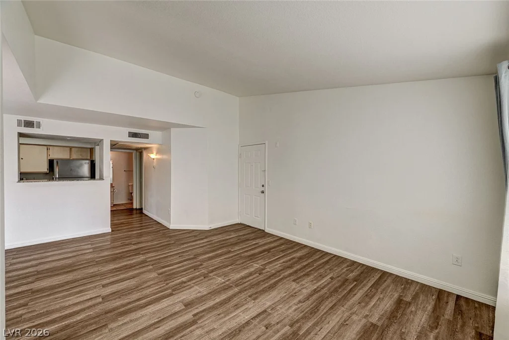 8101 Flamingo, Las Vegas, NV 89147