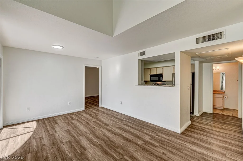 8101 Flamingo, Las Vegas, NV 89147