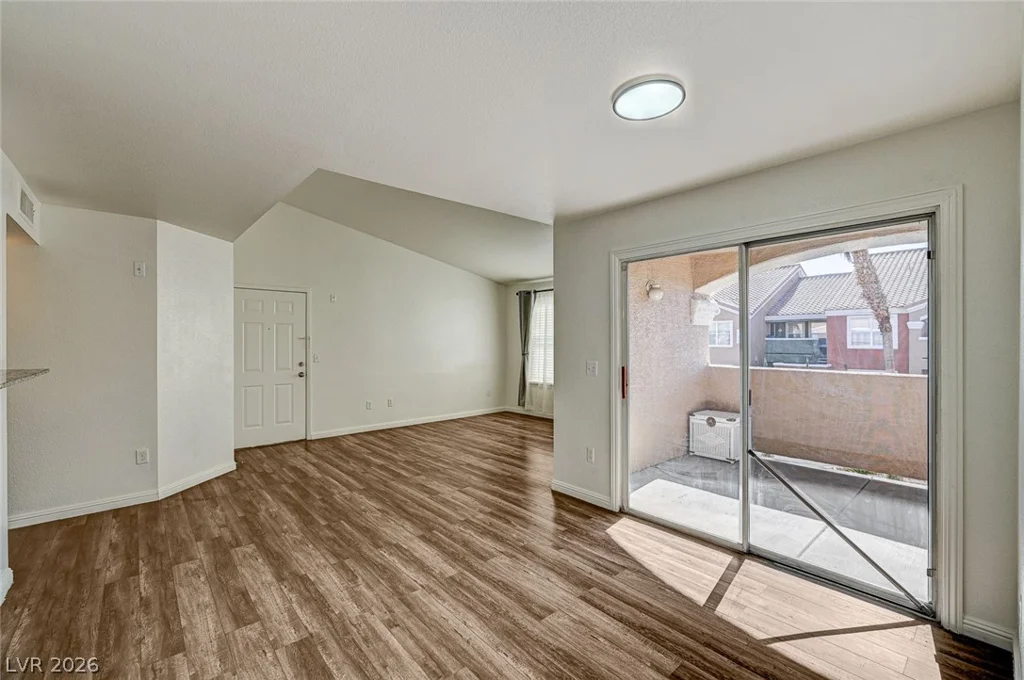 8101 Flamingo, Las Vegas, NV 89147