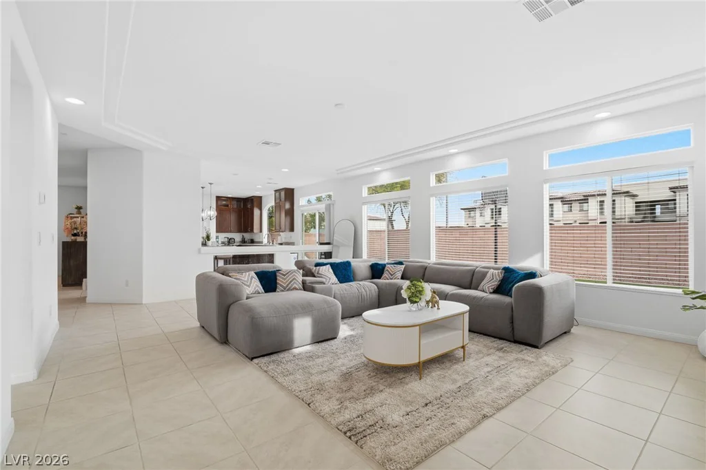 10048 Pipestone, Las Vegas, NV 89141