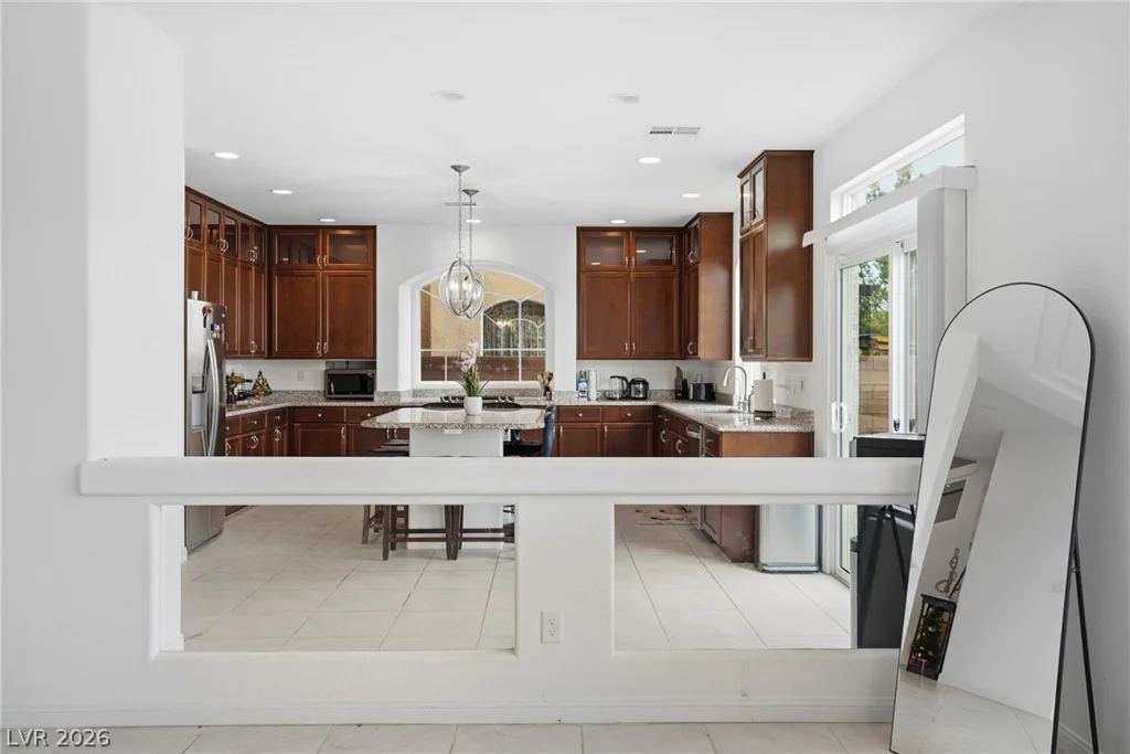 10048 Pipestone, Las Vegas, NV 89141