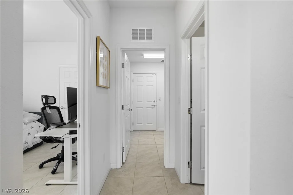 10048 Pipestone, Las Vegas, NV 89141