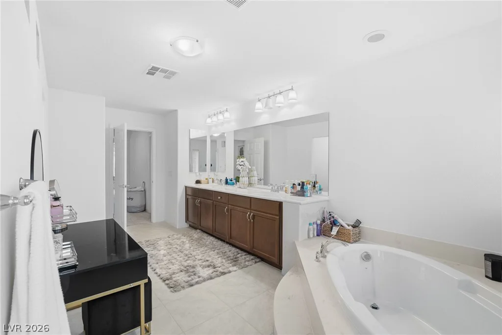 10048 Pipestone, Las Vegas, NV 89141