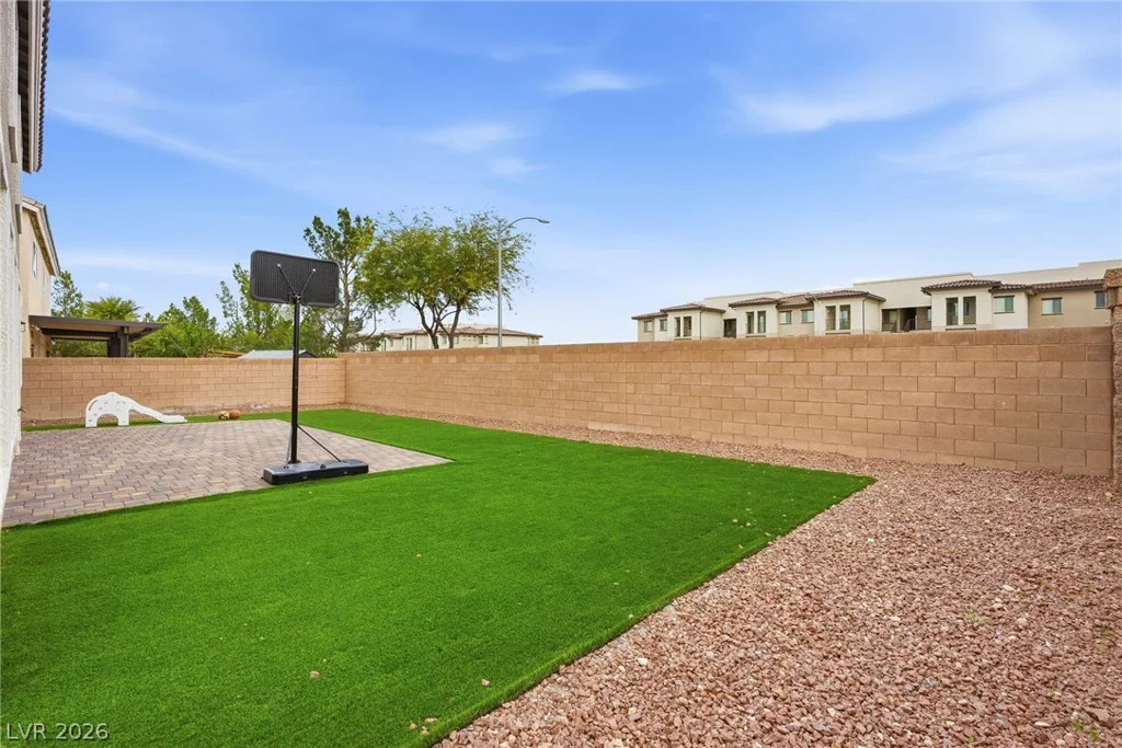 10048 Pipestone, Las Vegas, NV 89141