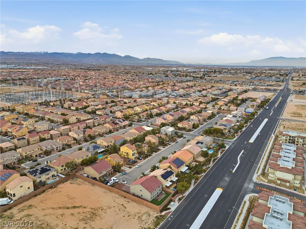 10048 Pipestone, Las Vegas, NV 89141