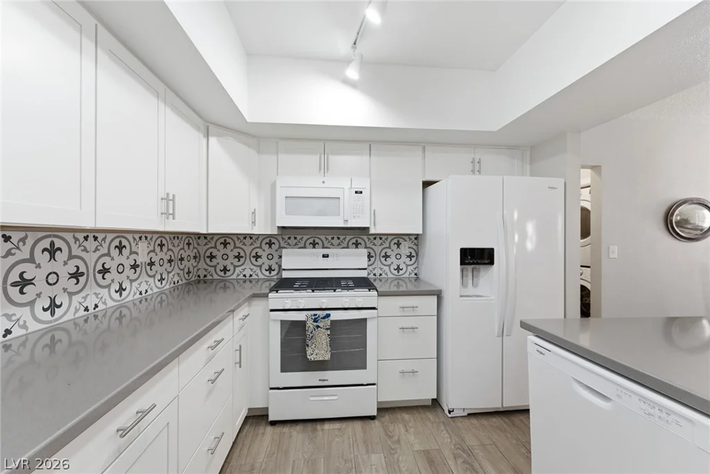 586 Cervantes, Henderson, NV 89014