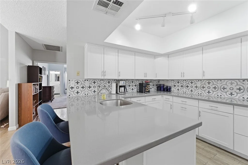 586 Cervantes, Henderson, NV 89014