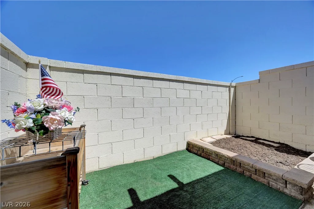8012 Lisa Dawn, Las Vegas, NV 89147