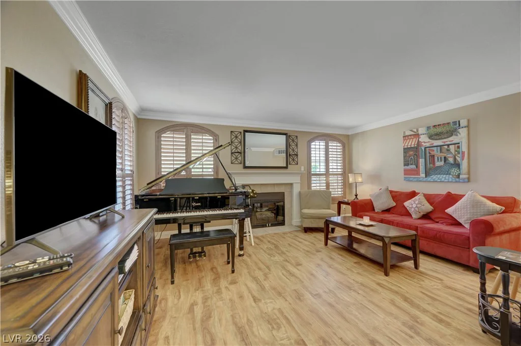 8012 Lisa Dawn, Las Vegas, NV 89147