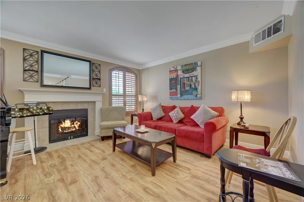 8012 Lisa Dawn, Las Vegas, NV 89147
