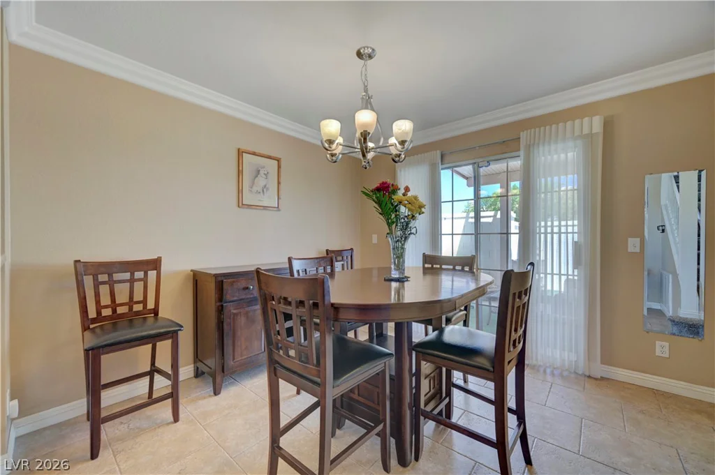 8012 Lisa Dawn, Las Vegas, NV 89147