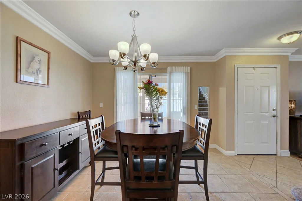 8012 Lisa Dawn, Las Vegas, NV 89147