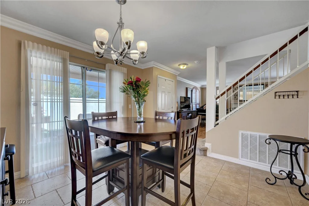 8012 Lisa Dawn, Las Vegas, NV 89147