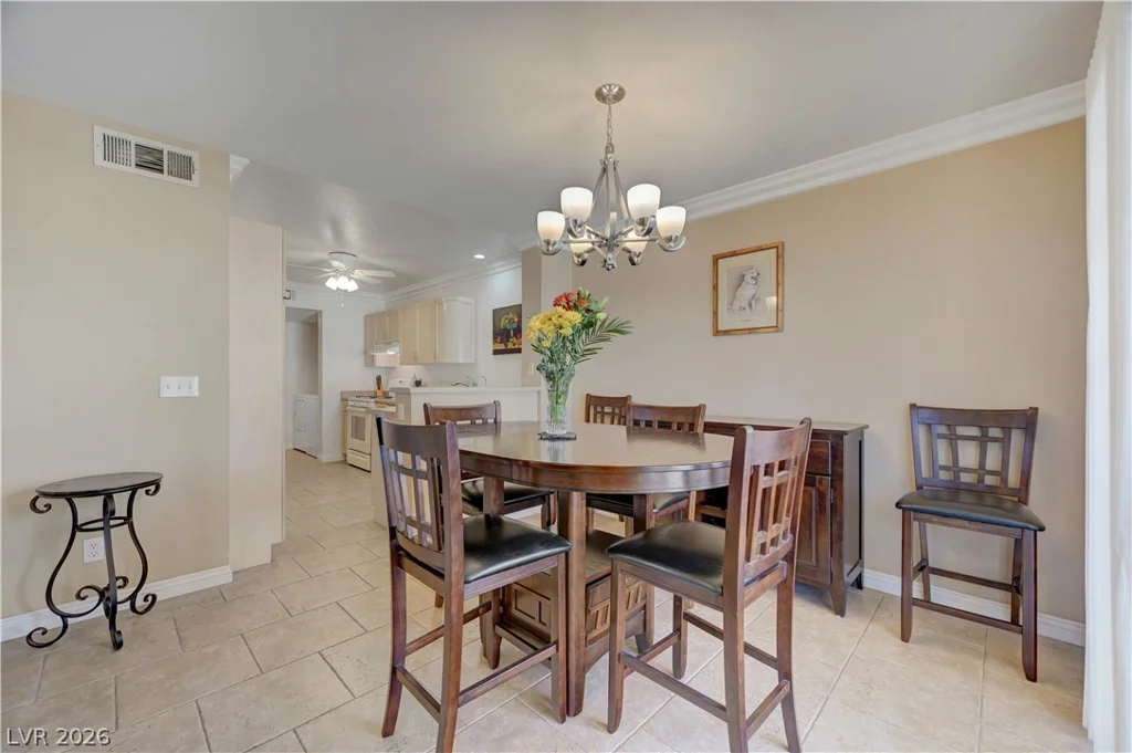 8012 Lisa Dawn, Las Vegas, NV 89147