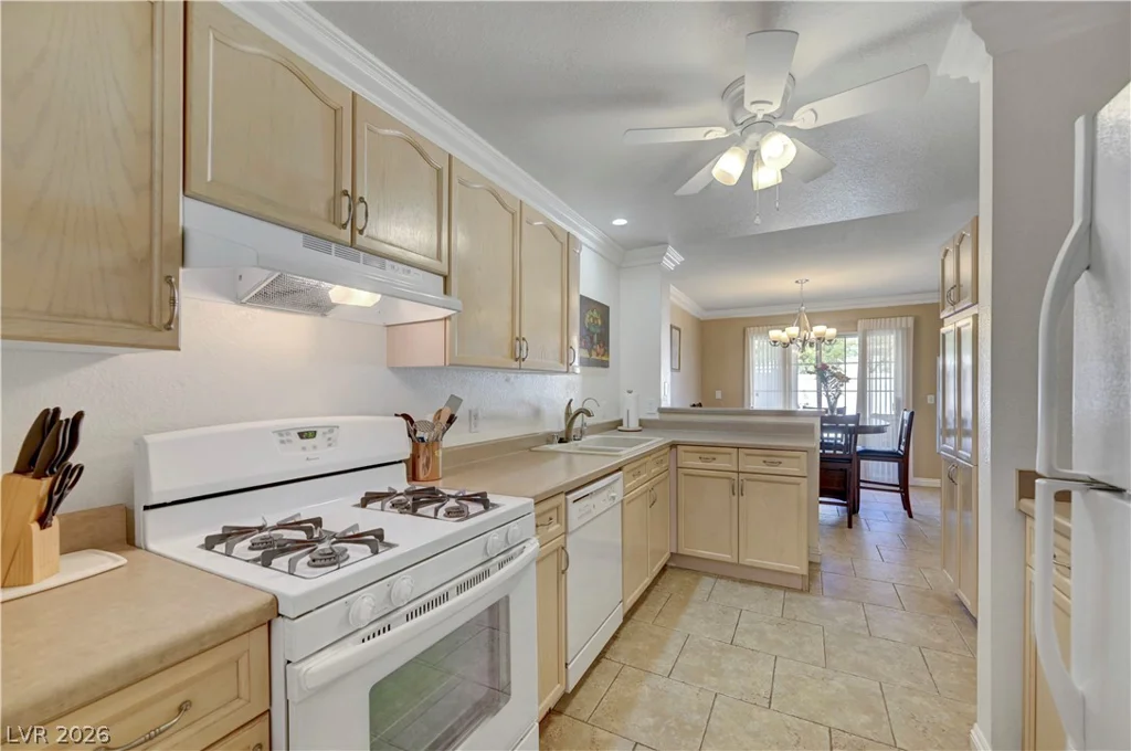 8012 Lisa Dawn, Las Vegas, NV 89147