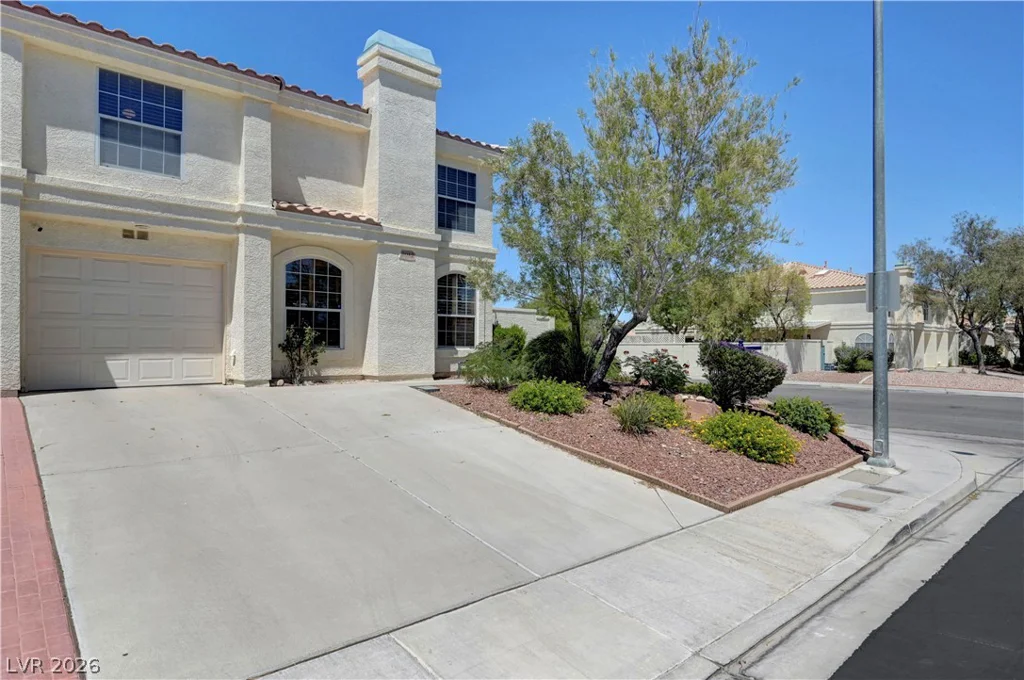8012 Lisa Dawn, Las Vegas, NV 89147