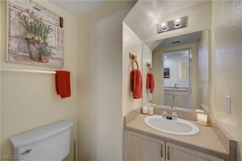 8012 Lisa Dawn, Las Vegas, NV 89147