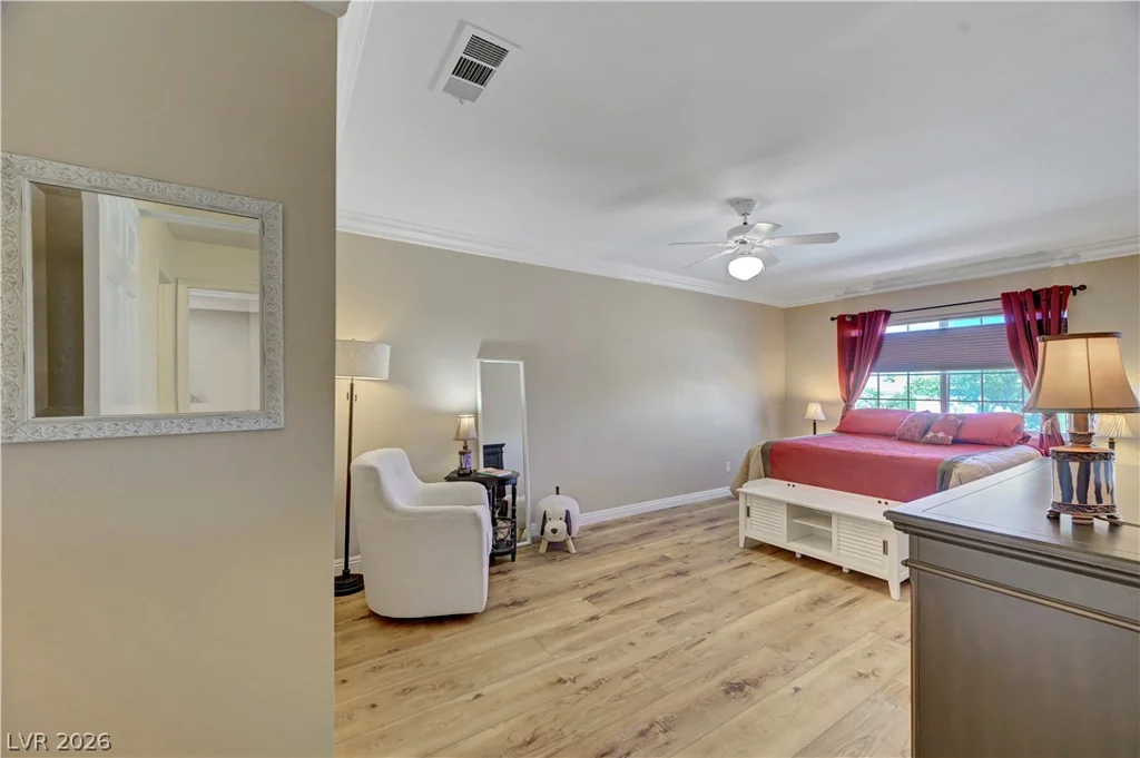8012 Lisa Dawn, Las Vegas, NV 89147