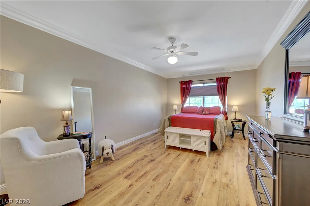 8012 Lisa Dawn, Las Vegas, NV 89147